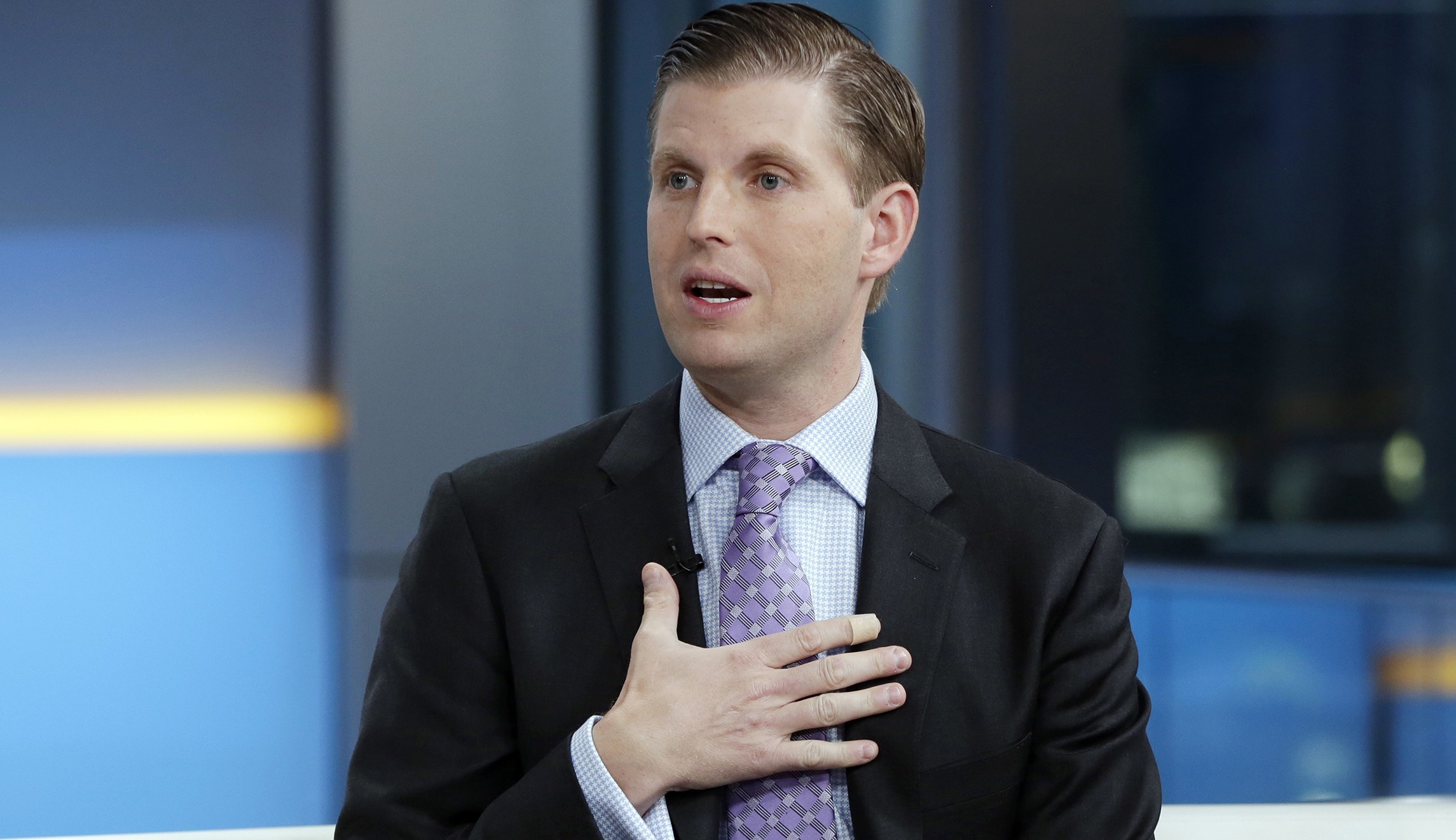 gia dinh Tong thong Trump bi de doa anh 1