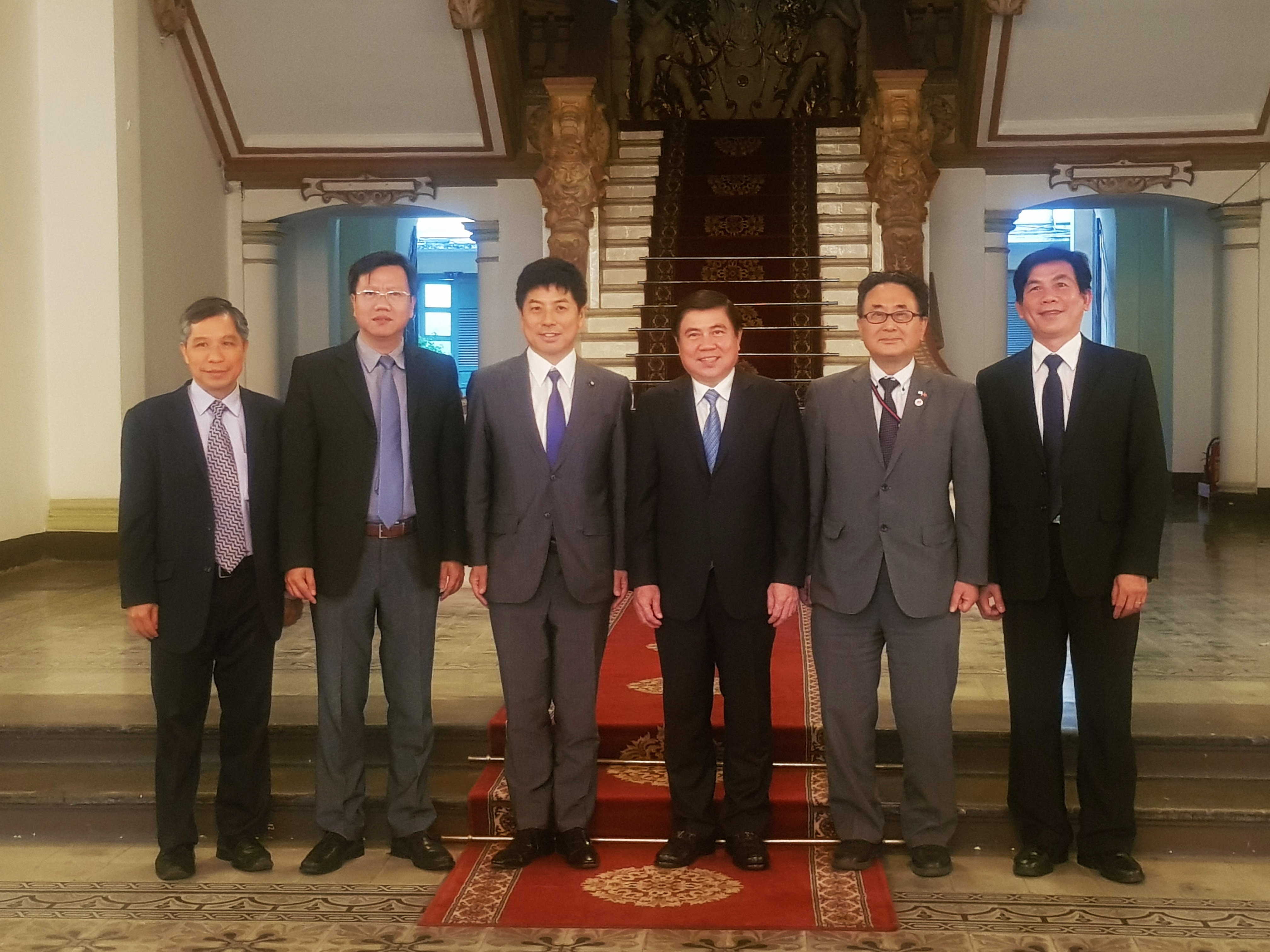 thứ trưởng thường trực Bộ Ngoại giao Nhật Bản ảnh 2 thu truong thuong truc Bo Ngoai giao Nhat Ban anh 2