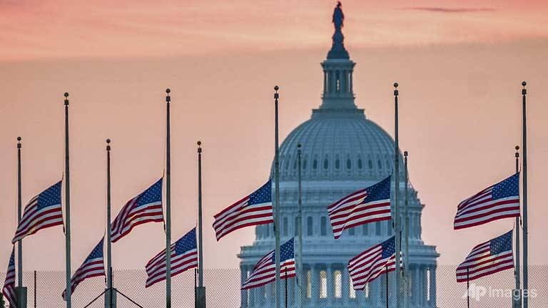 dam tang John McCain anh 2