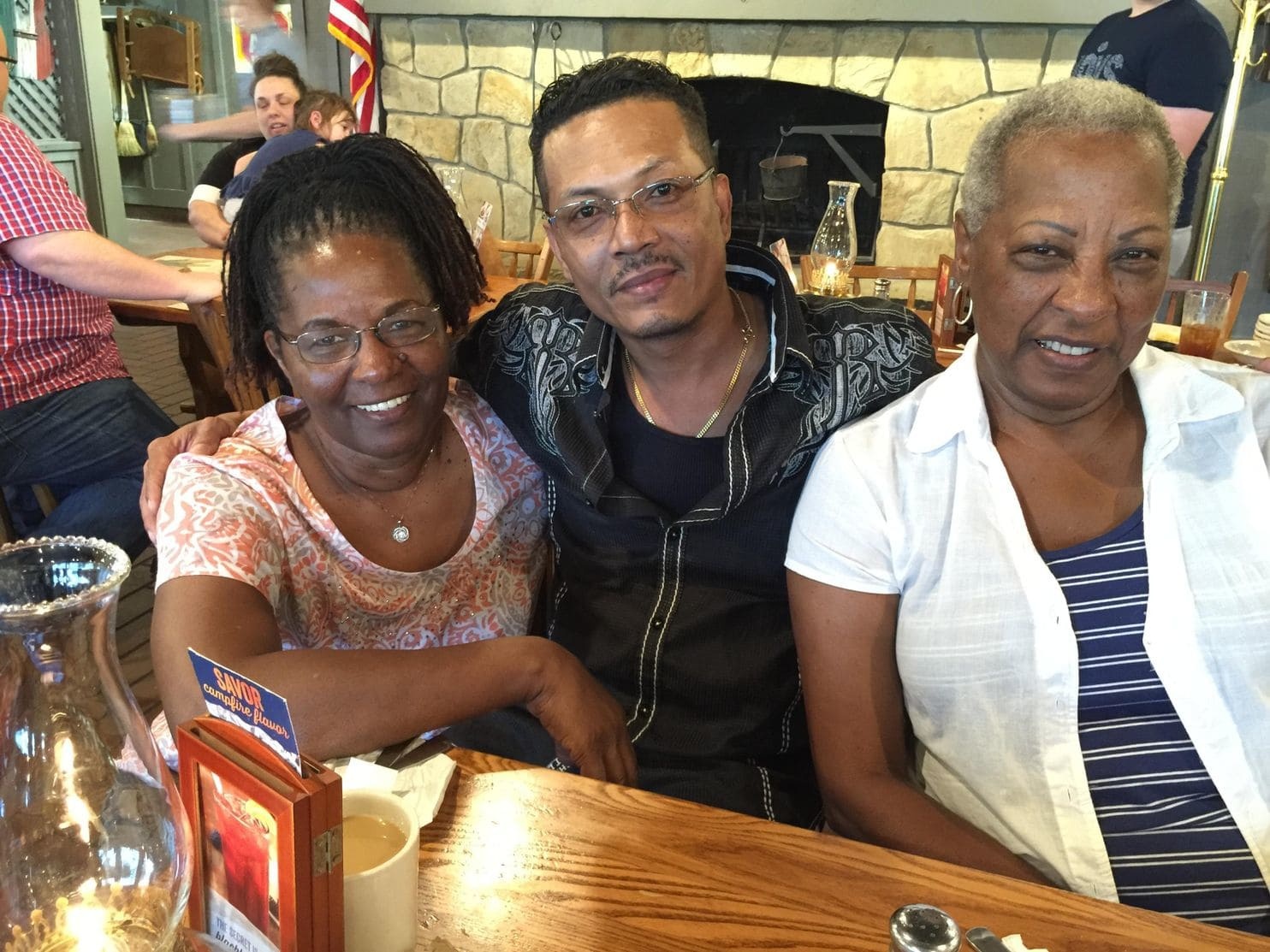 Hang nghin nguoi goc Viet co the bi truc xuat do chinh sach cua Trump hinh anh