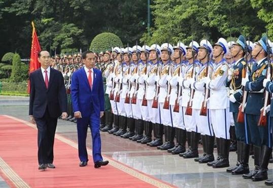 Chu tich nuoc va phu nhan chu tri le don tong thong Indonesia hinh anh