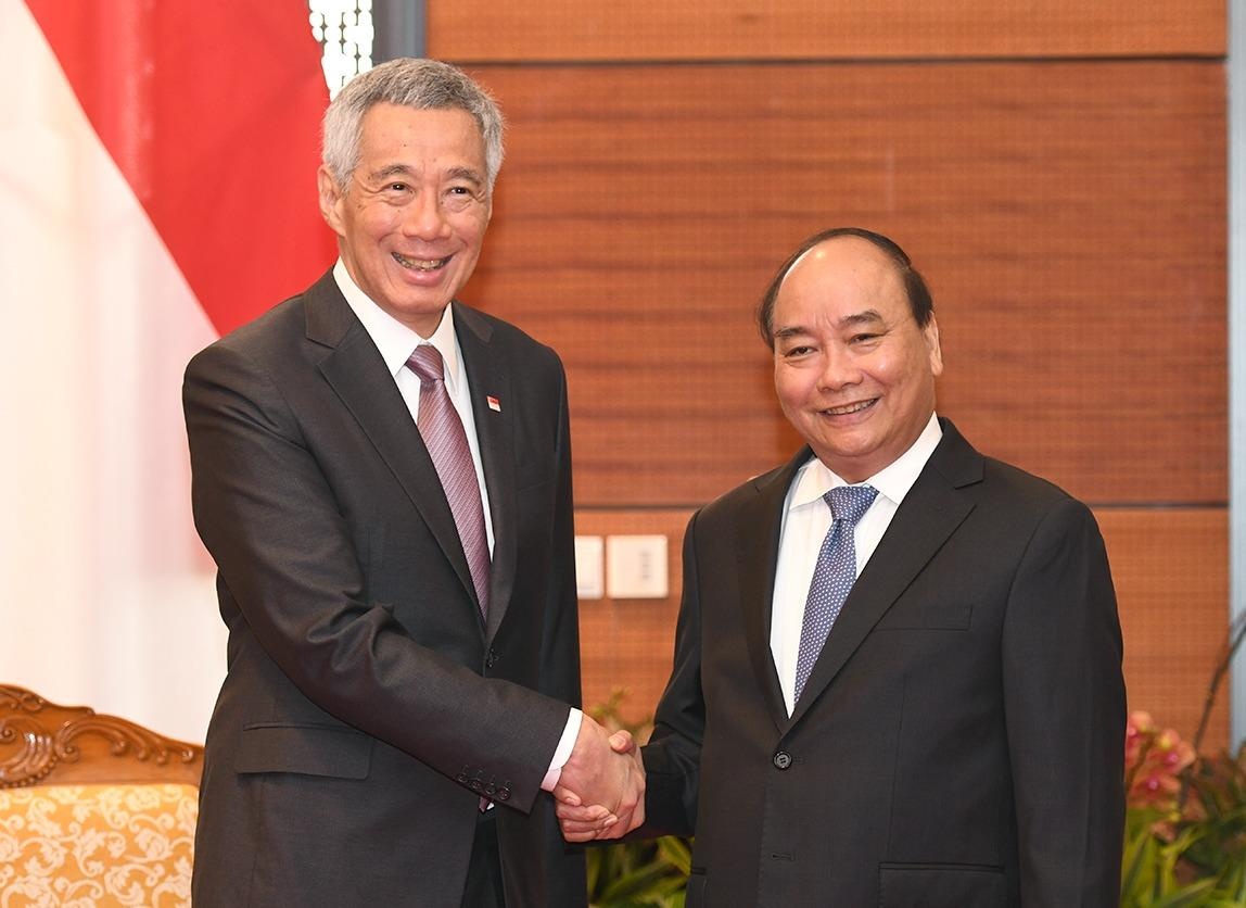 Thu tuong Nguyen Xuan Phuc tiep Thu tuong Singapore Ly Hien Long hinh anh