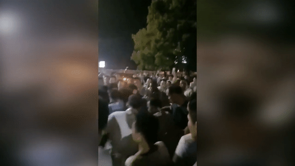 Nghi pham 6 lan ngoi tu lao oto vao dam dong tai Trung Quoc hinh anh