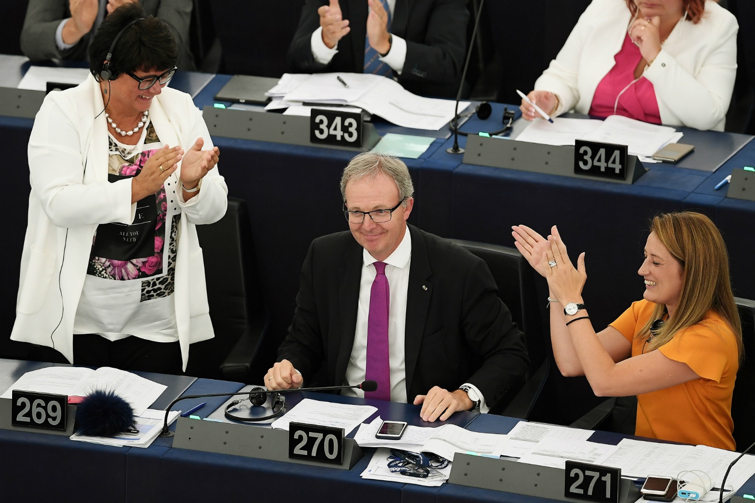 Facebook Google phải trả tiền bản quyền, ảnh 1 Facebook Google phai tra tien ban quyen, anh 1