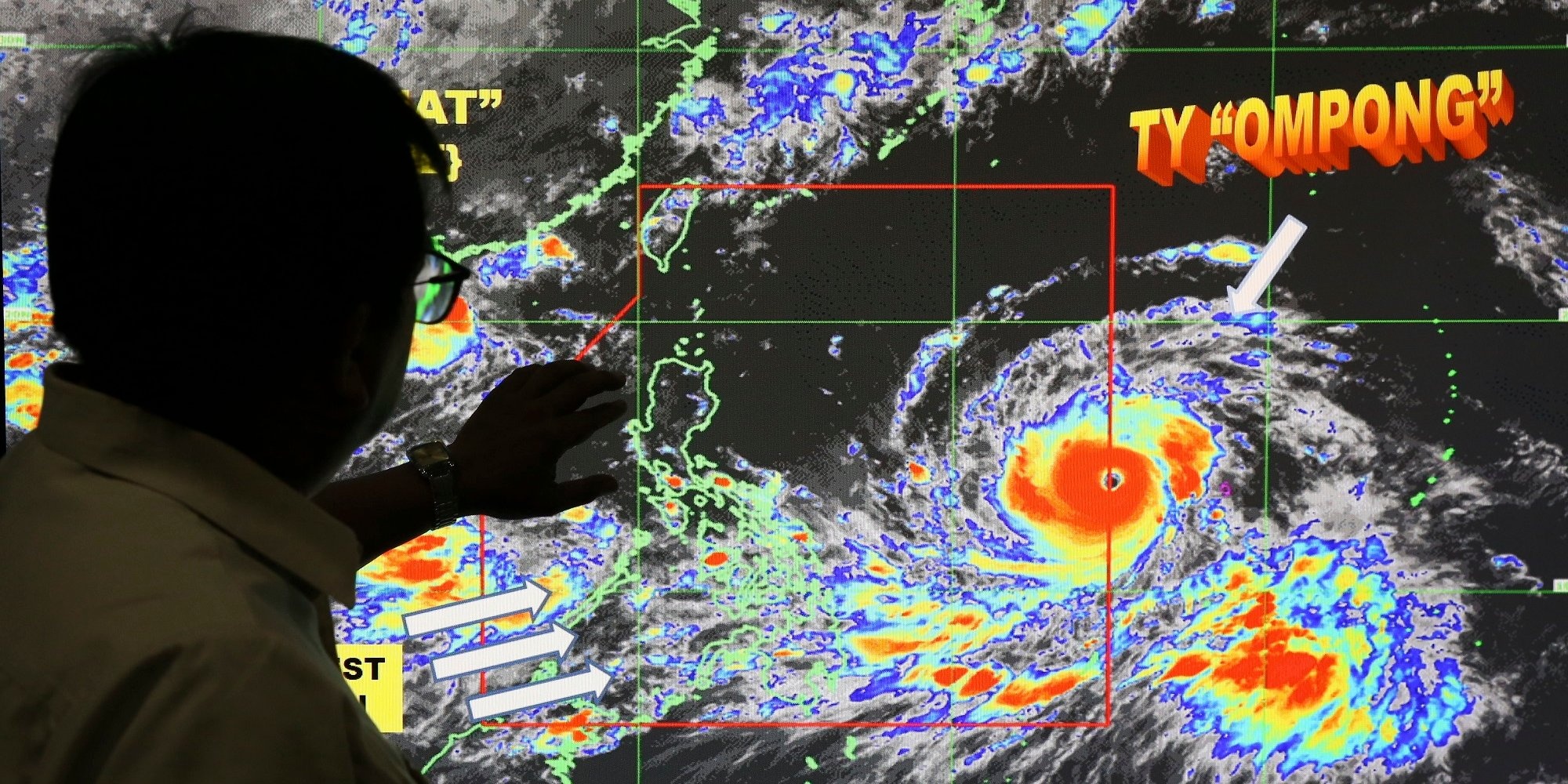 bão Mangkhut đổ bộ vào Hong Kong ảnh 2 bao Mangkhut do bo vao Hong Kong anh 2