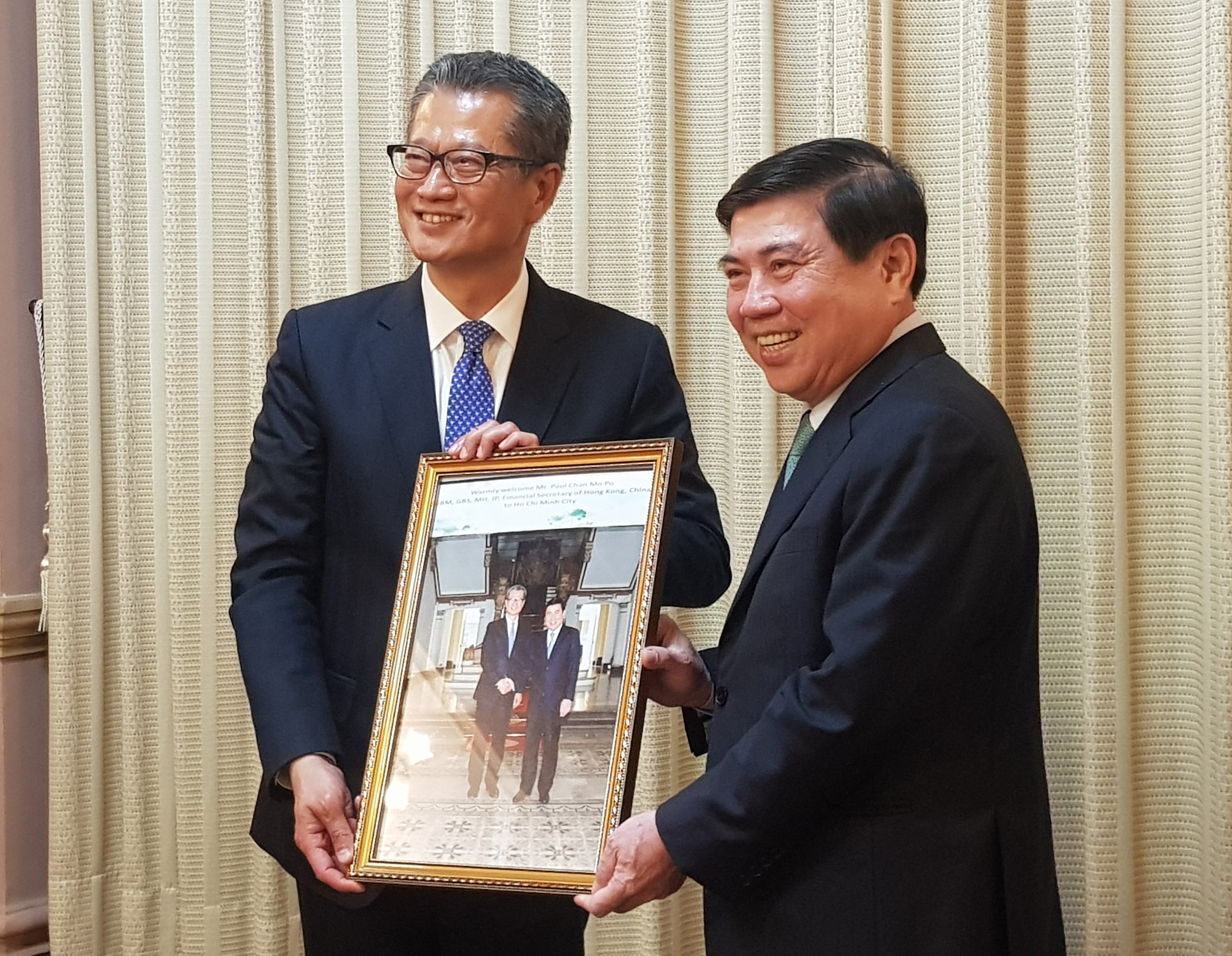 Hong Kong moi doanh nghiep TP.HCM cung khai thac thi truong TQ hinh anh