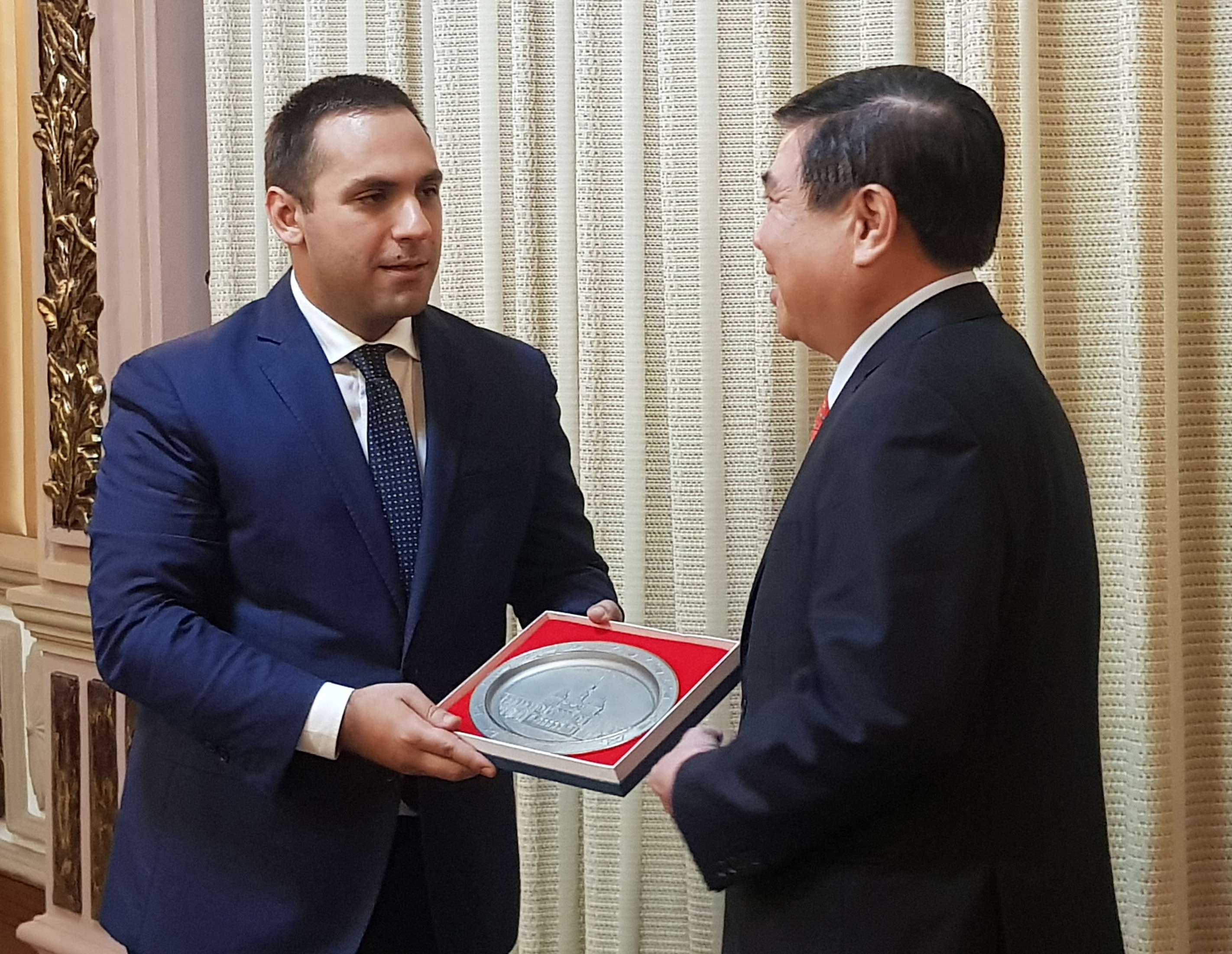 Bo truong Bulgaria: Hang Viet Nam tot hon hang cua 'nguoi hang xom' hinh anh