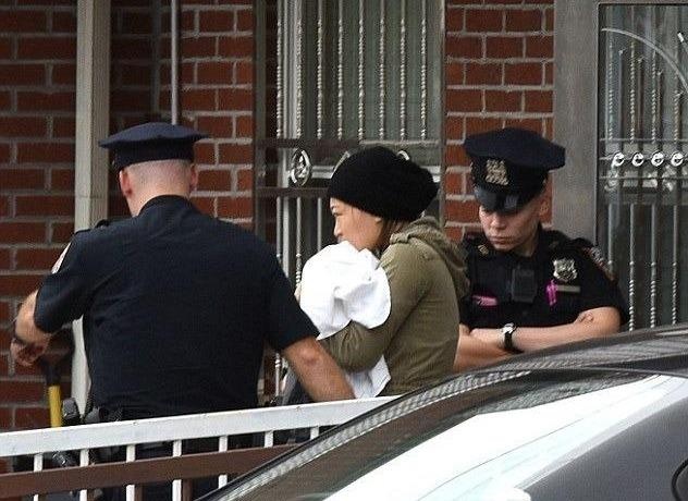 3 tre so sinh bi bao mau dam tai nha tre o New York hinh anh