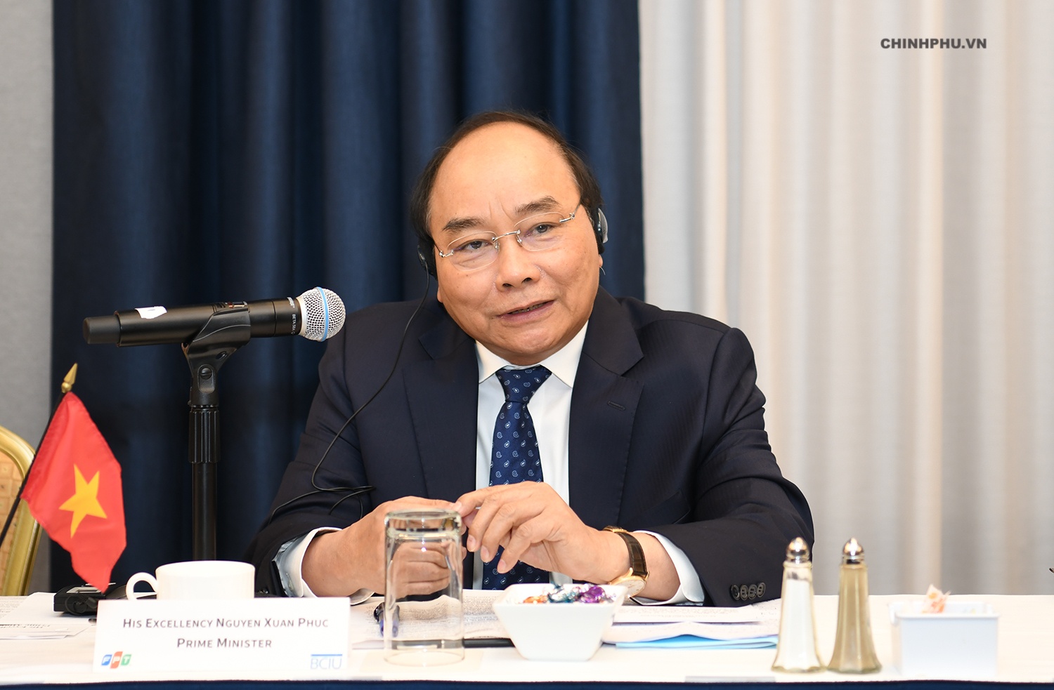 Thủ tướng Nguyễn Xuân Phúc ảnh 2 Thu tuong Nguyen Xuan Phuc anh 2