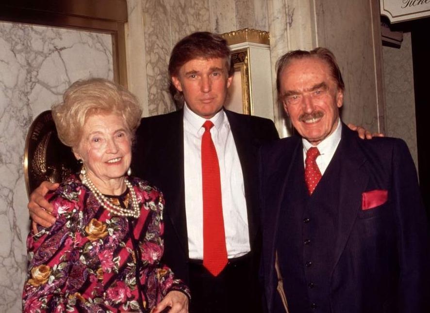 NYT: Anh em TT Trump giup cha me tron 500 trieu USD tien thue hinh anh