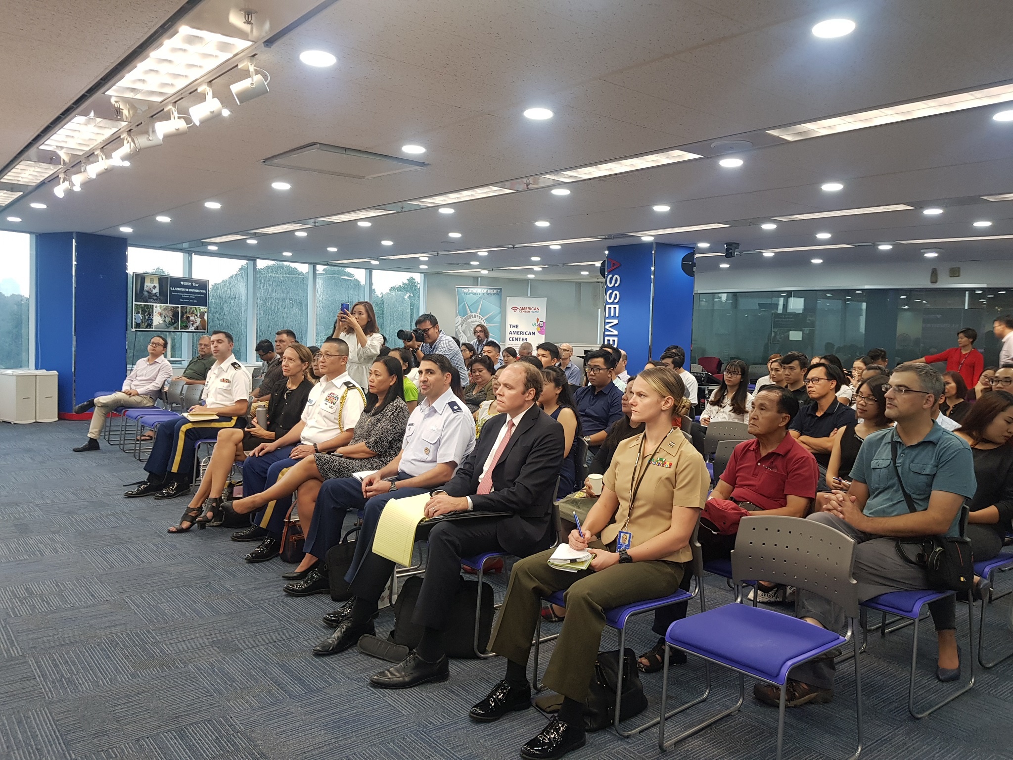 tro ly bo truong quoc phong My noi ve Trung Quoc anh 4