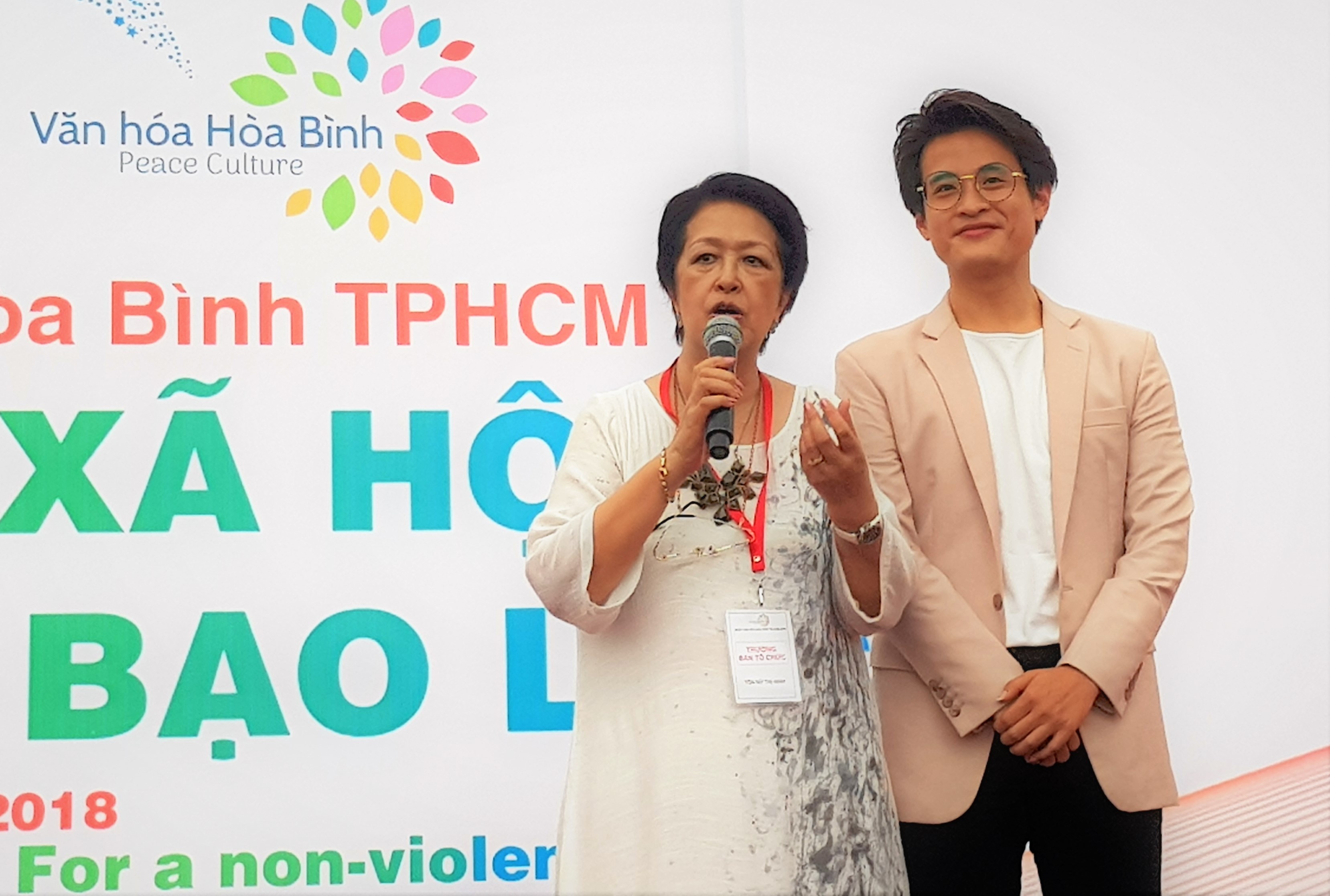 Ngay Van hoa Hoa binh TP.HCM anh 1