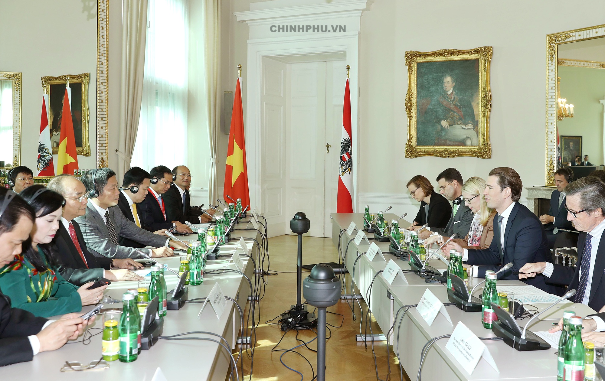 Thu tuong Viet Nam va Ao hoi dam anh 2