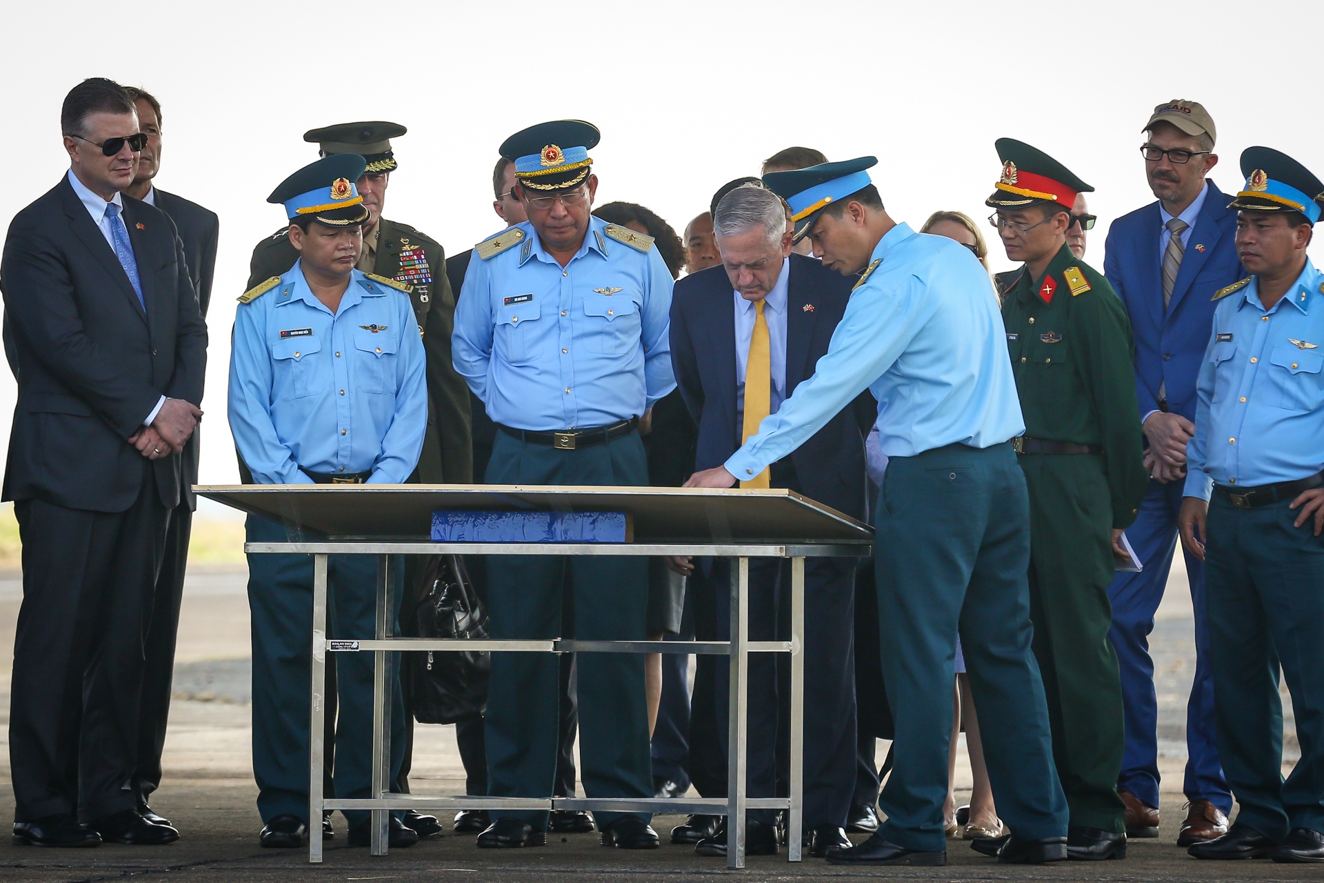 Bo truong Mattis den TP.HCM anh 3