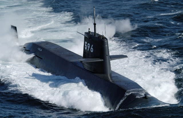 Trung - Nhat so ke ve nang luc tau ngam tai vung bien chau A hinh anh