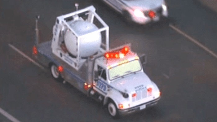 Xe thao ngoi no den New York sau vu bom gui cho phe Dan chu hinh anh