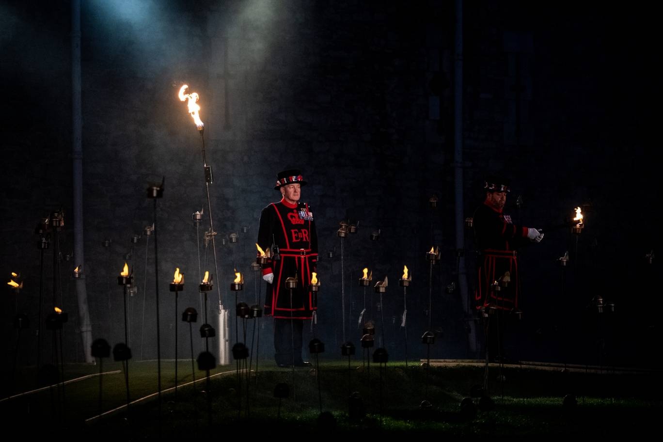 tháp London thắp sáng kỷ niệm đình chiến ảnh 4 thap London thap sang ky niem dinh chien anh 4