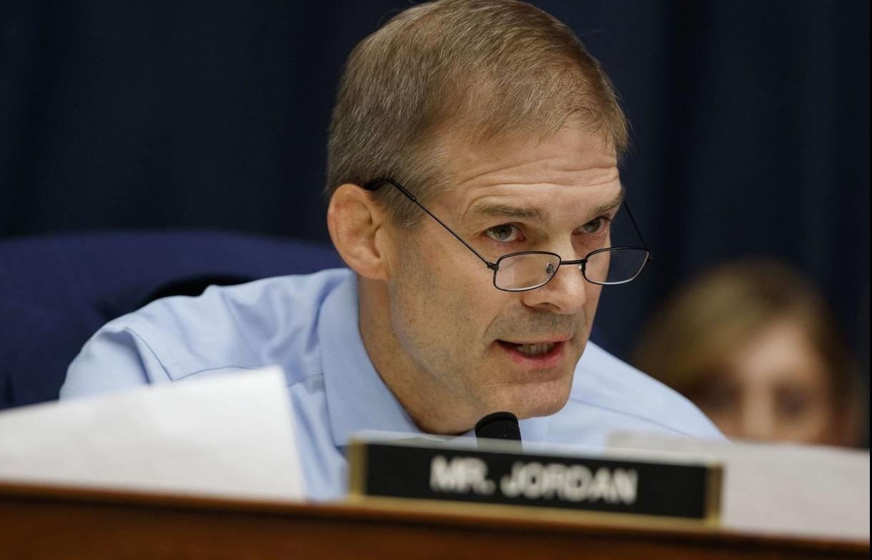 Nghi si Cong hoa chay dua de bao ve TT Trump khoi bi luan toi hinh anh