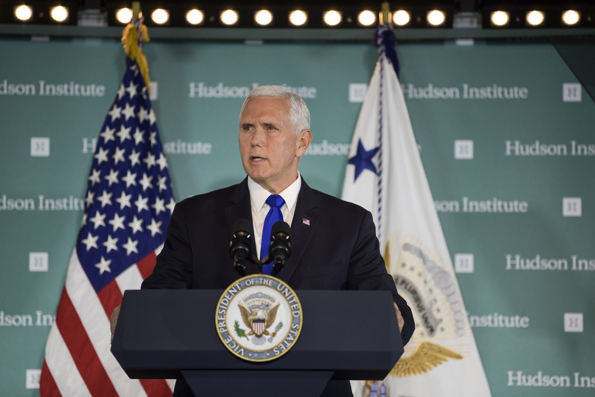 quan he My - Trung anh 1