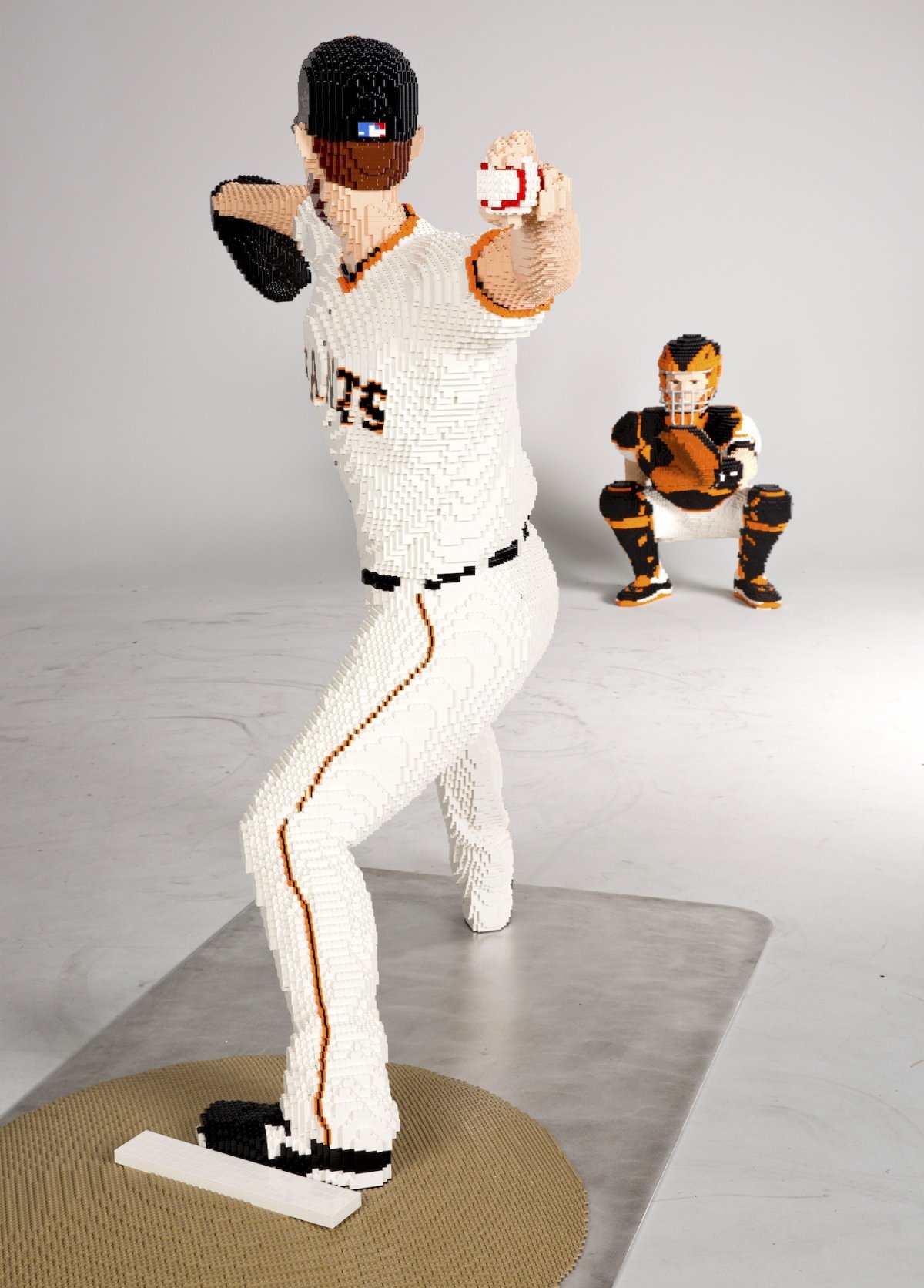 tuong nguoi kich thuoc that bang Lego anh 15