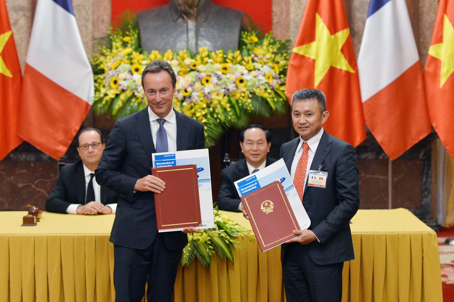 Hang khong Viet Nam chi 6,5 ty USD mua may bay cua Airbus hinh anh