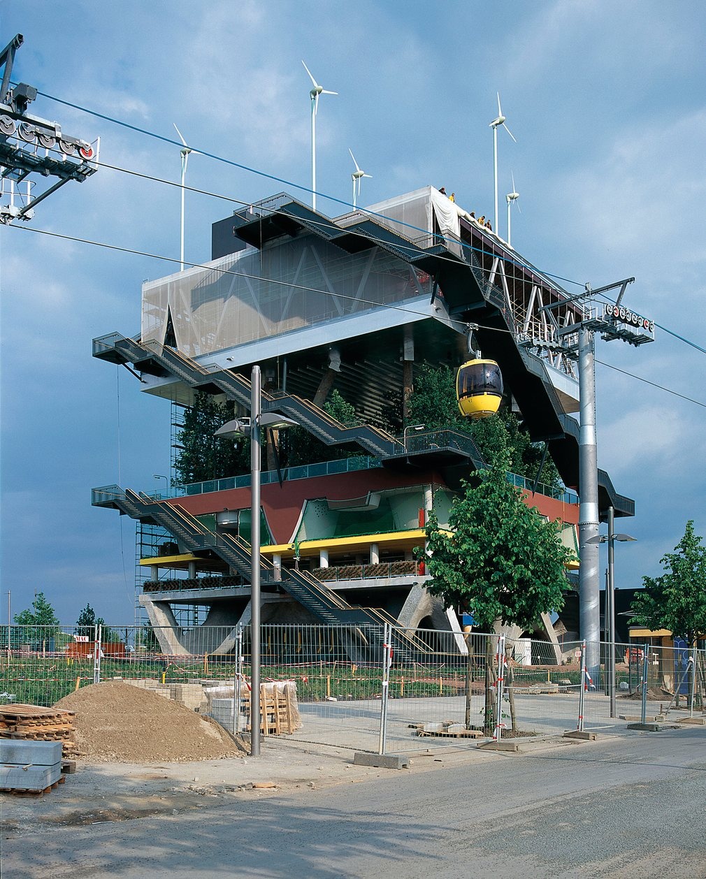 nhung kien truc doc dao anh 10