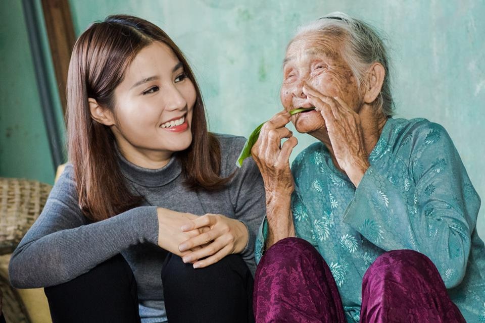 Diem My 9X rang ngoi duoi ong kinh nhiep anh gia Phap hinh anh