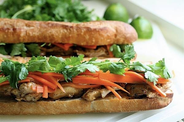 Amazon se ban banh mi Viet Nam? hinh anh