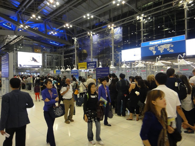 san bay luc nua dem anh 7