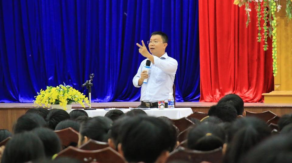 thầy giáo nói về lời xin lỗi ảnh 1 thay giao noi ve loi xin loi anh 1