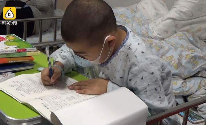 nam sinh ung thu anh 2