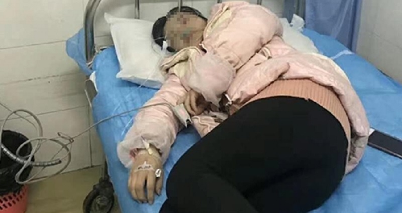 Thay co bi phu huynh danh: Giao duc doi khi doi bang mang song hinh anh