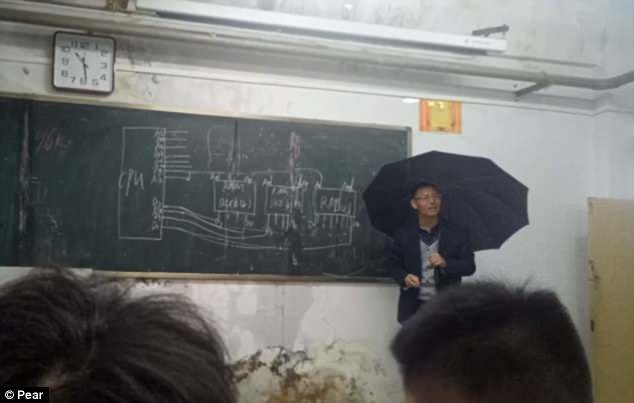 Thay giao cam o giang bai gay xuc dong hinh anh