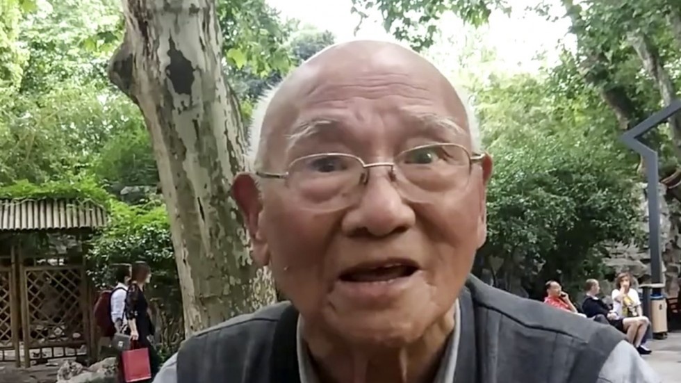 Ong lao nguoi Trung Quoc quyet tam hoc tieng Anh o tuoi 93 hinh anh