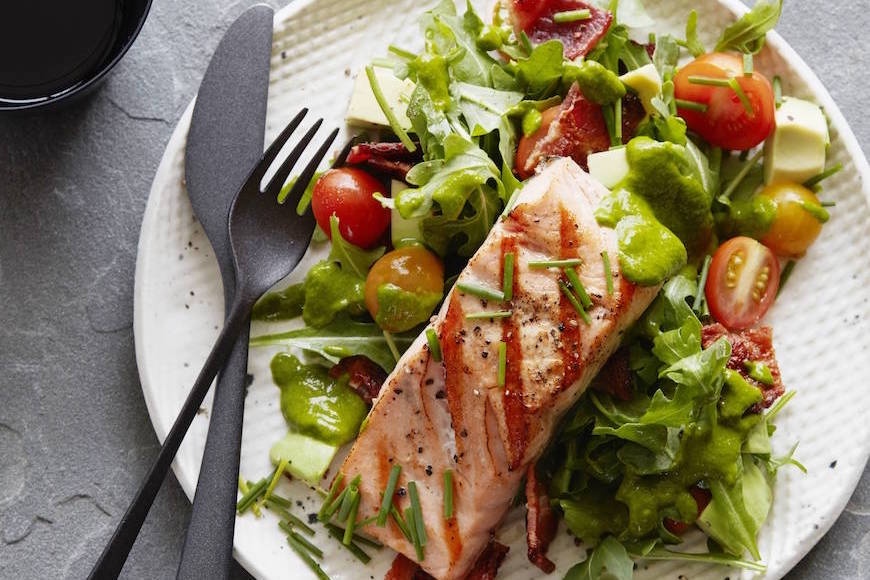 Thuc don low carb cho mua he khoe manh cua hotgirl Chau Bui hinh anh