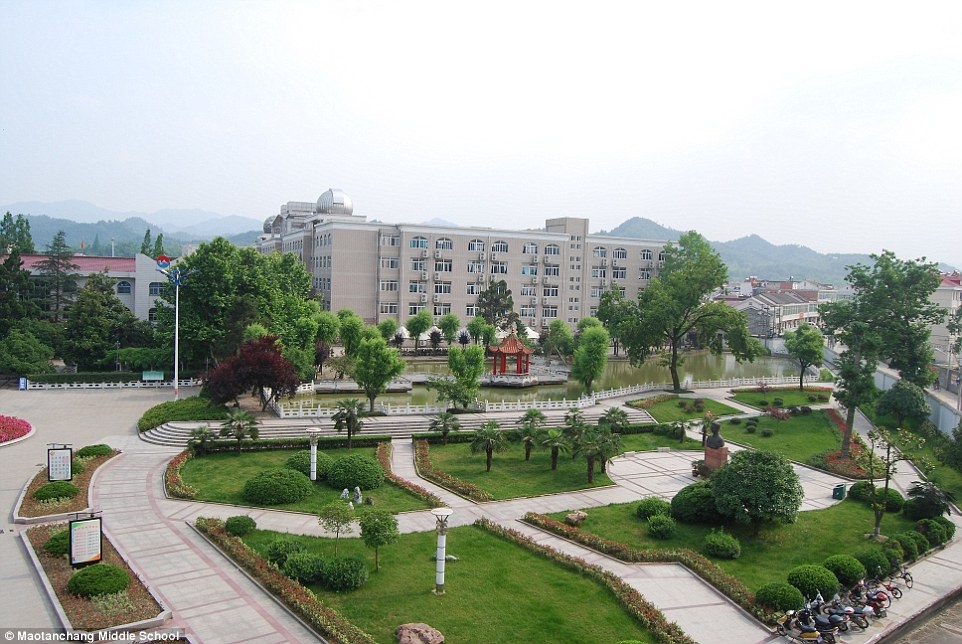 công xưởng thi đại học ảnh 3 cong xuong thi dai hoc anh 3