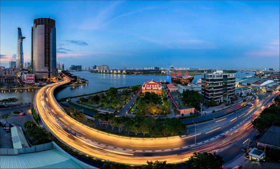 O Sai Gon mot tuan, choi gi va an gi? hinh anh