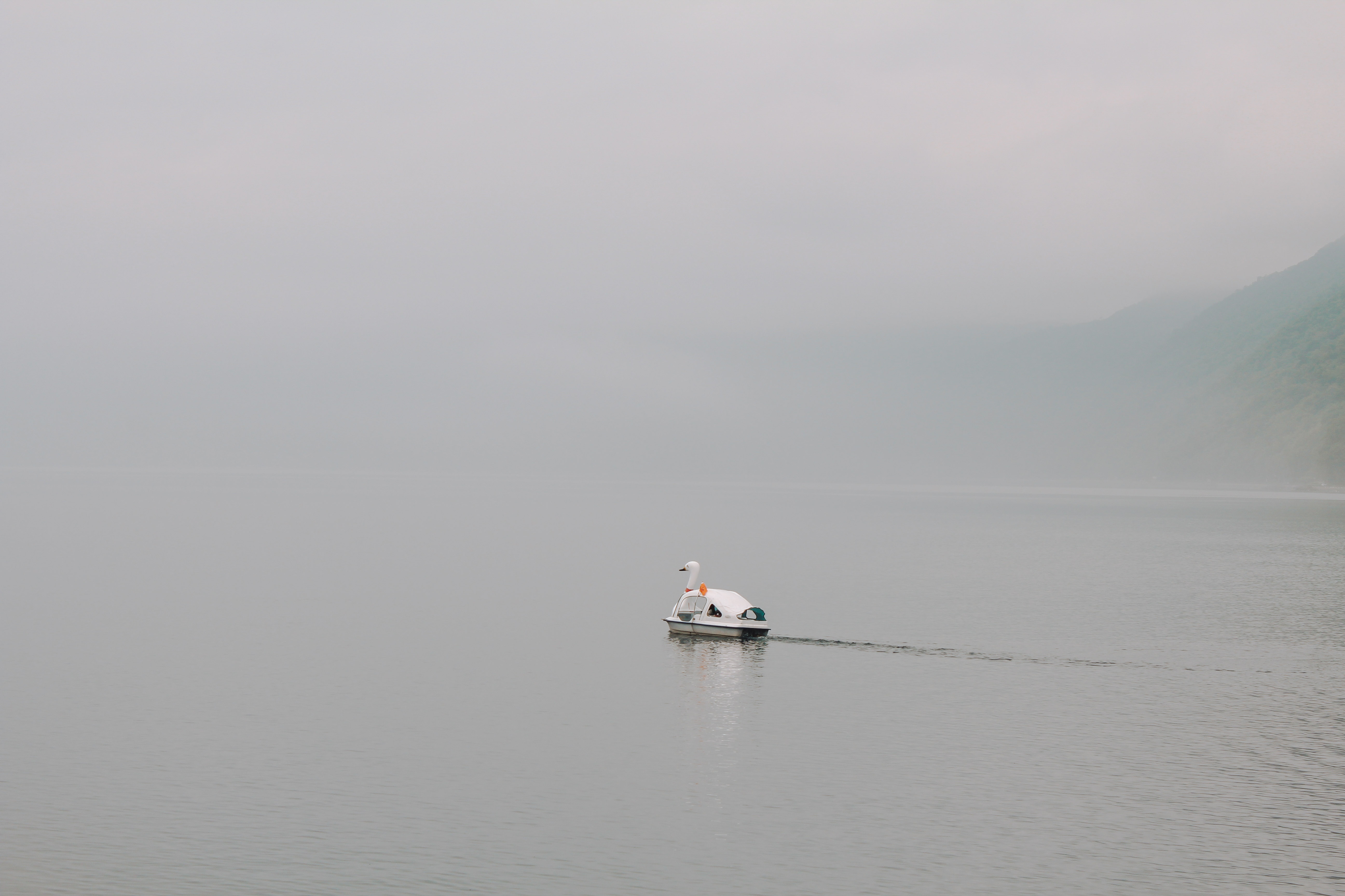 hồ nước lớn nhất ảnh 7 ho nuoc lon nhat anh 7