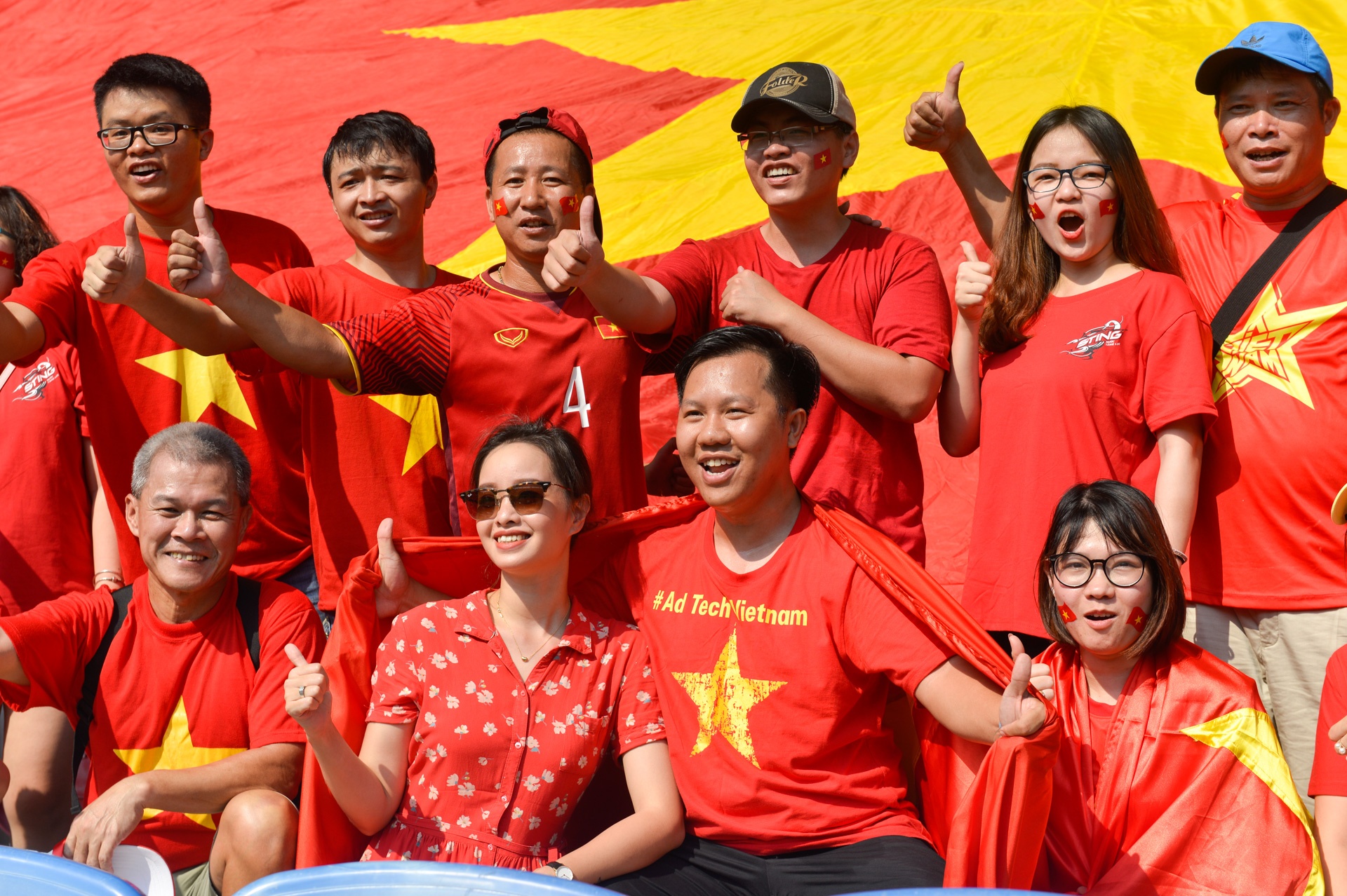 sang Indonesia cổ vũ bóng đá ảnh 3 sang Indonesia co vu bong da anh 3
