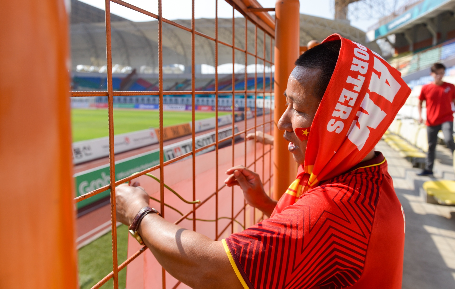 Sang Indonesia xem bong da anh 8