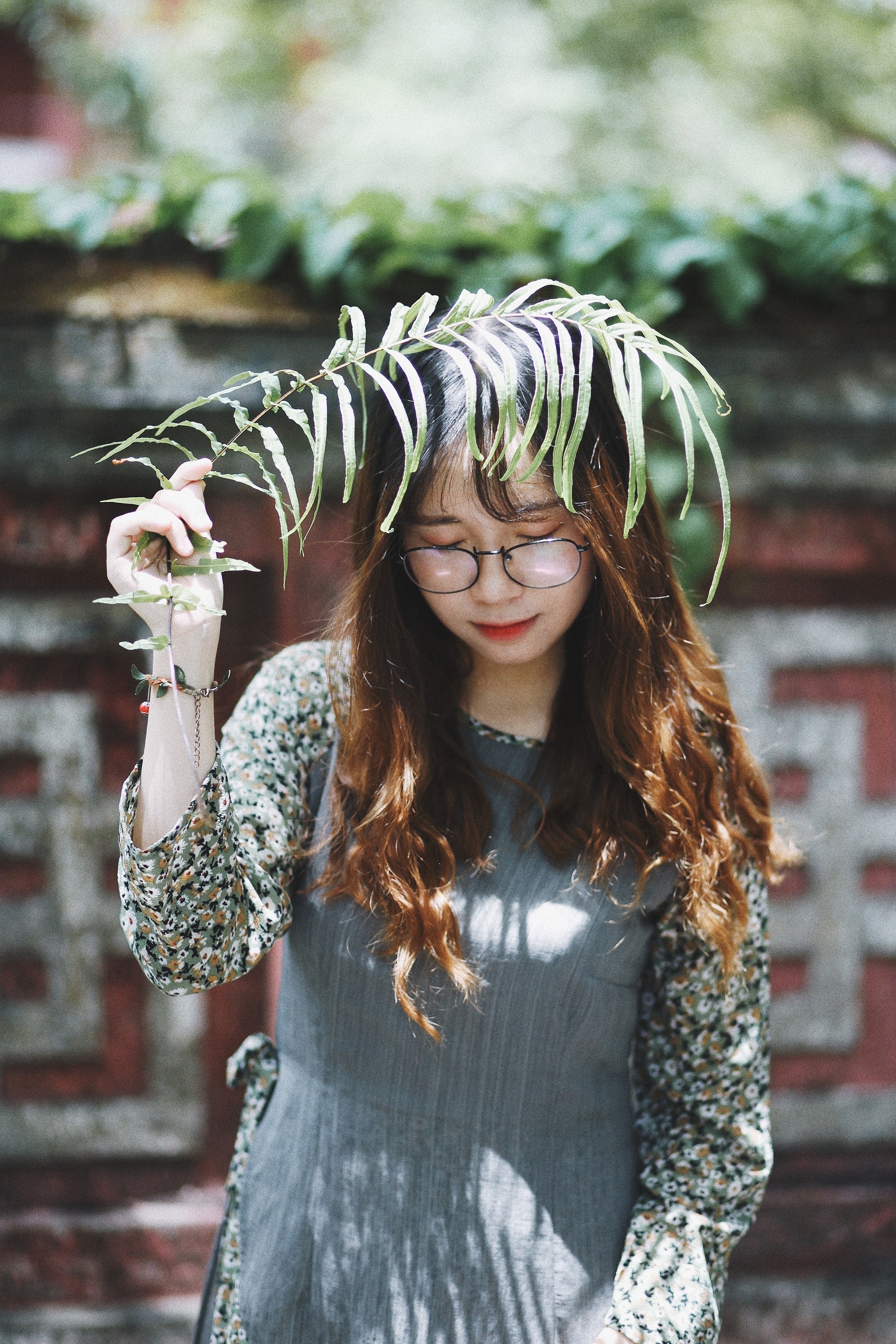 trốn những cơn mưa ảnh 4 tron nhung con mua anh 4