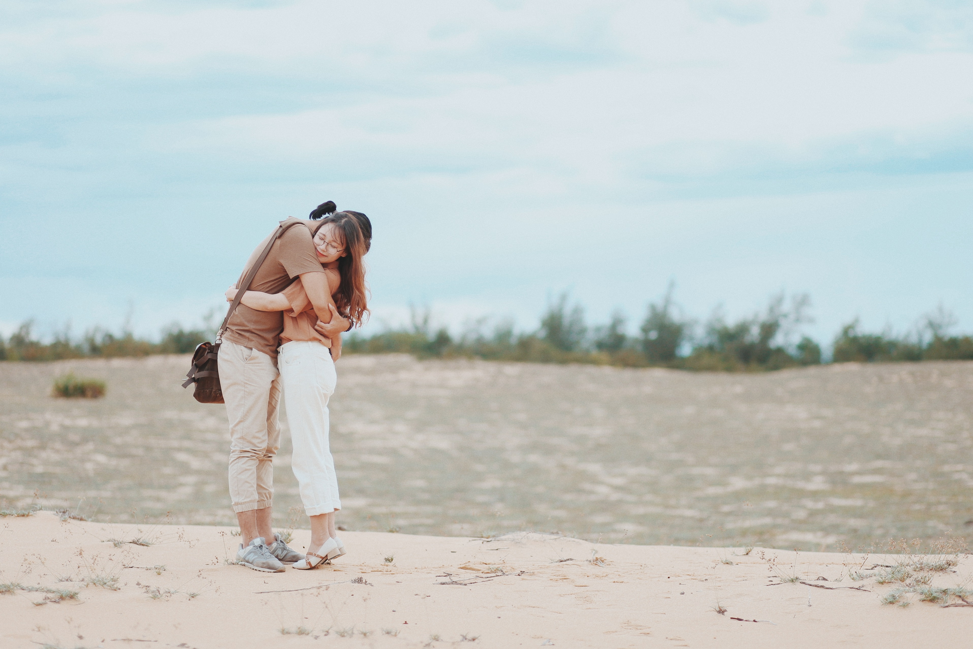 trốn những cơn mưa ảnh 23 tron nhung con mua anh 23