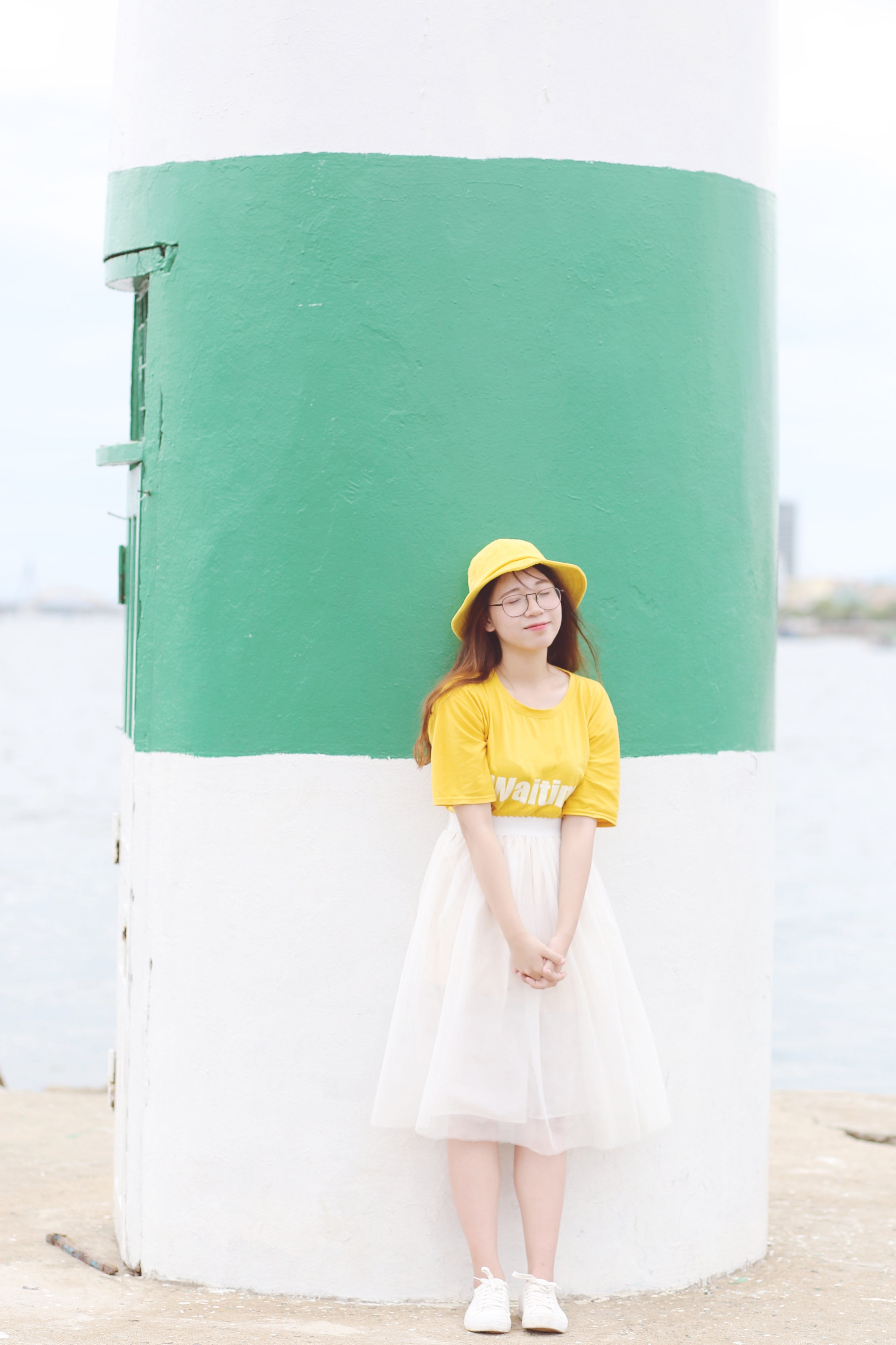 trốn những cơn mưa ảnh 17 tron nhung con mua anh 17