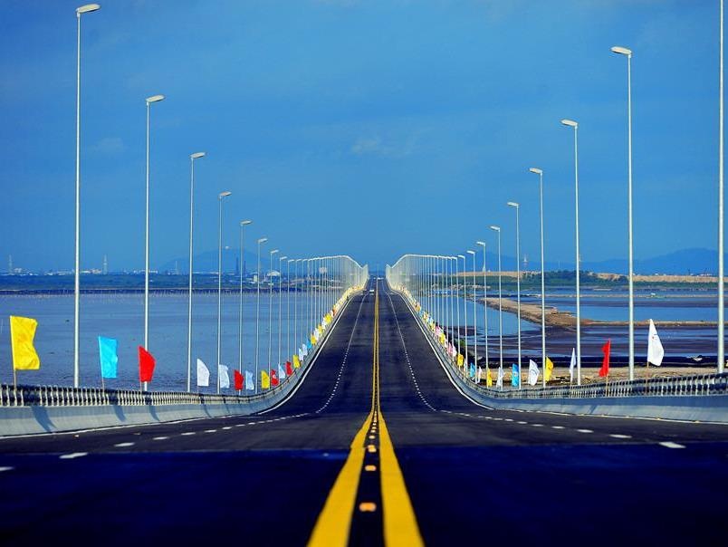 Cau vuot bien dai nhat Viet Nam ten la gi? hinh anh