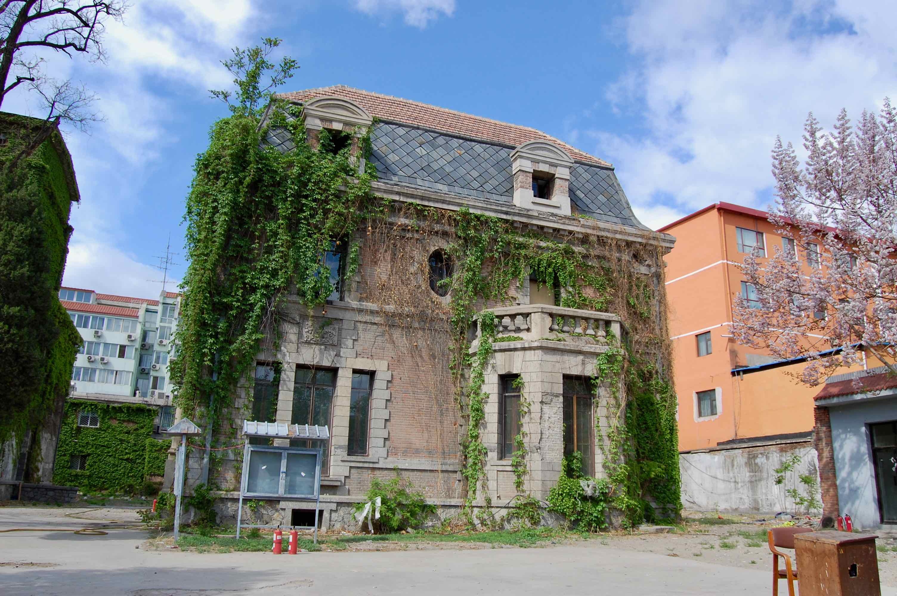 ngoi nha ma am noi tieng anh 2