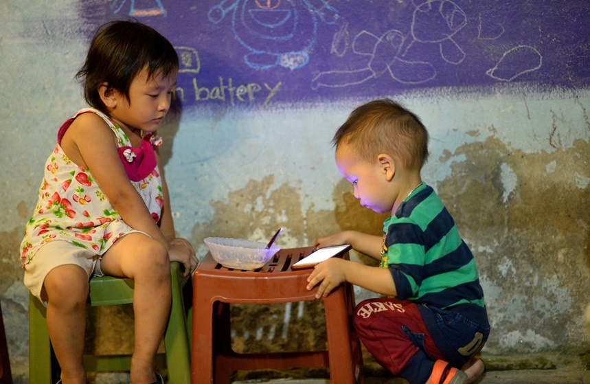 ca phe tren pho duong tau anh 3