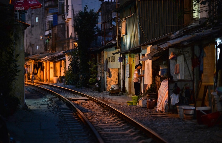 ca phe tren pho duong tau anh 8