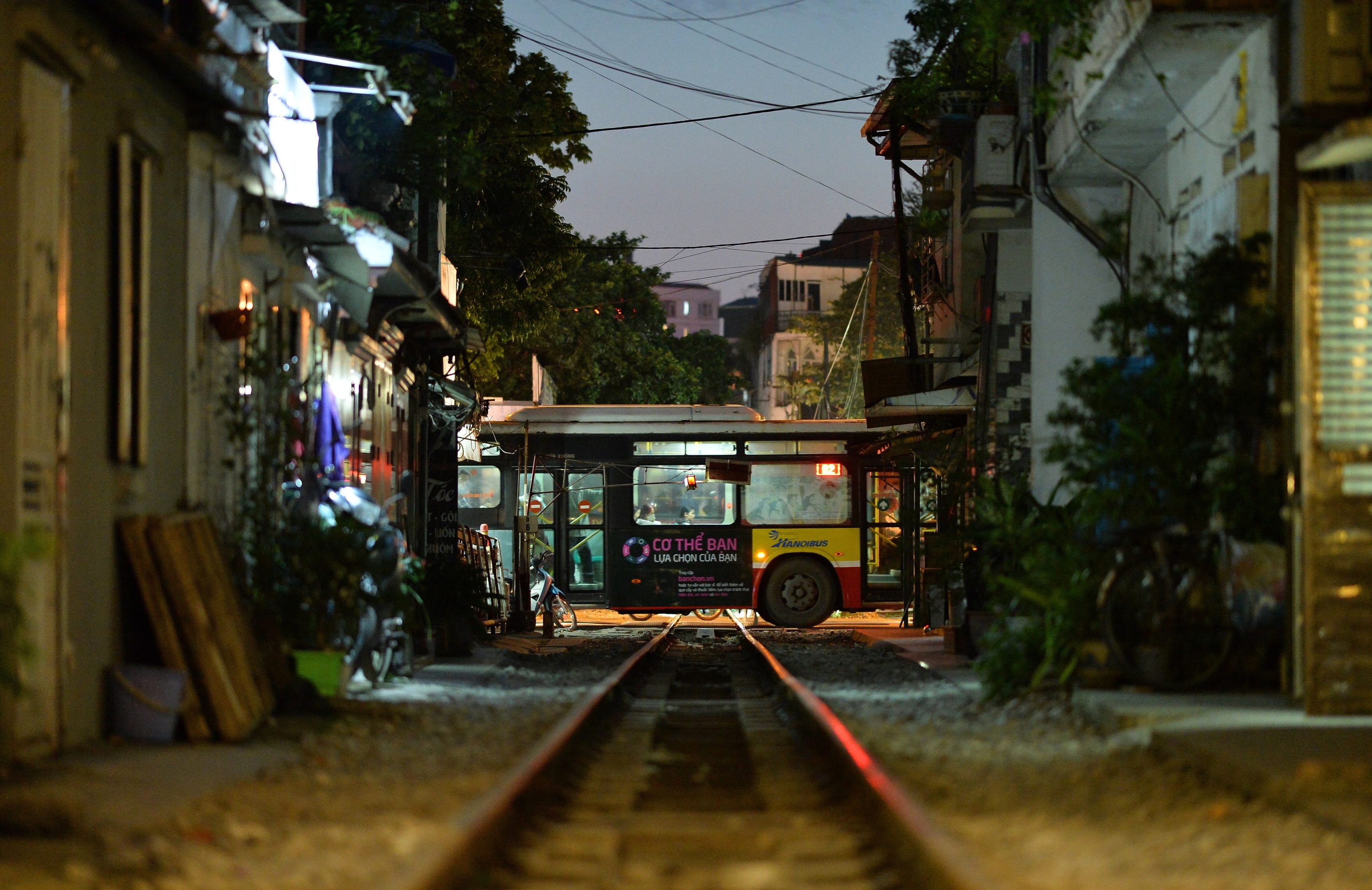 ca phe tren pho duong tau anh 9