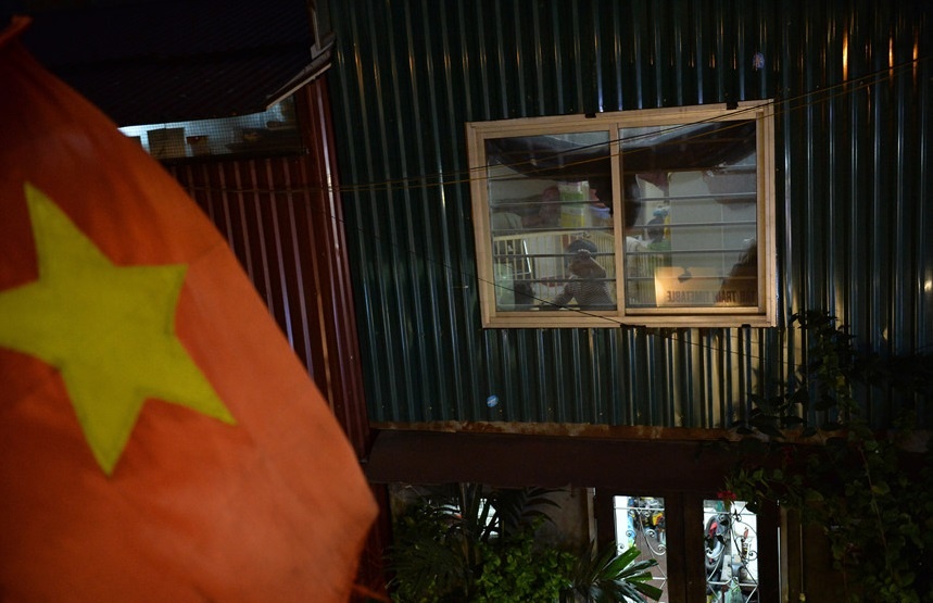 ca phe tren pho duong tau anh 14