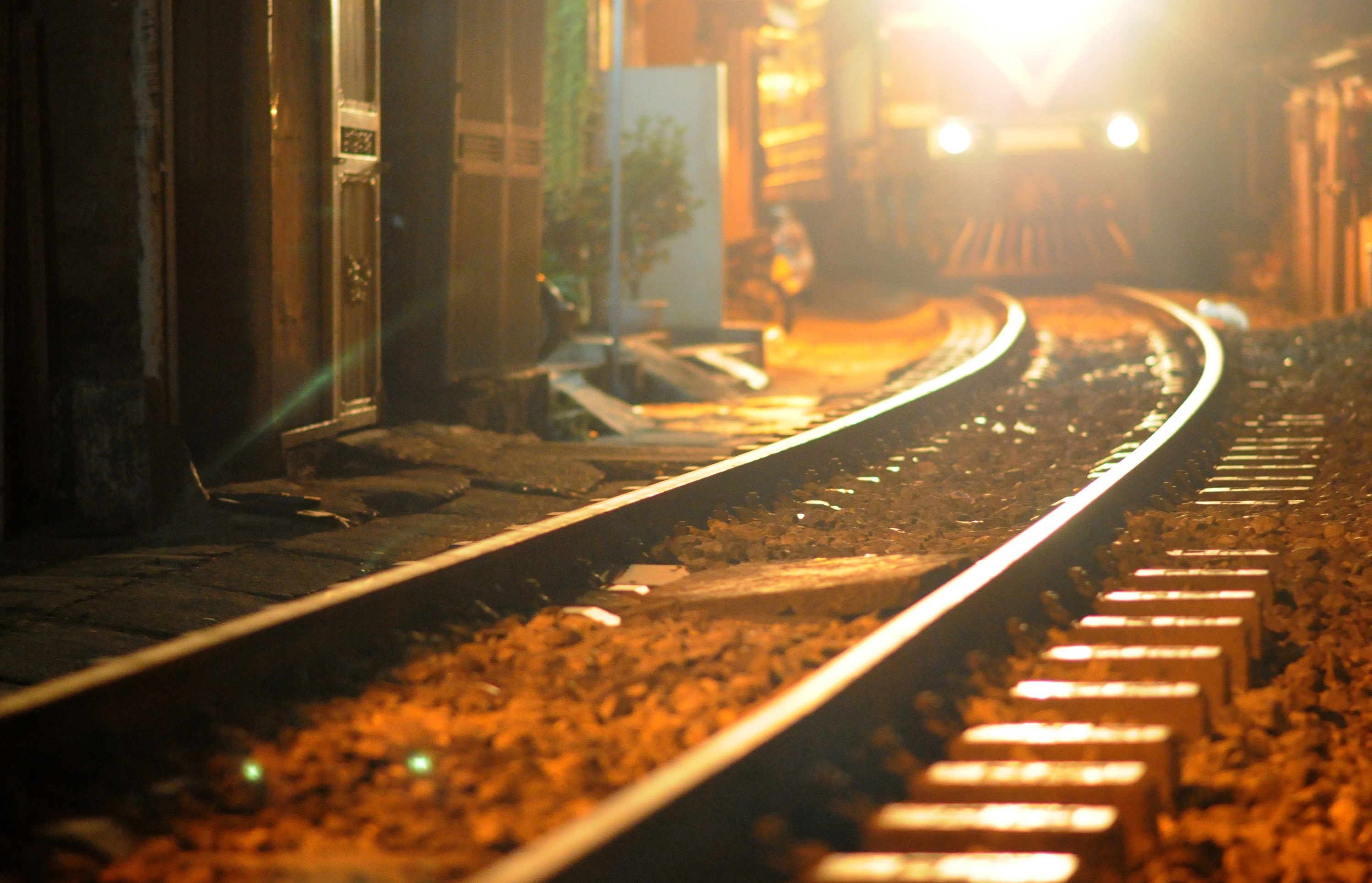 ca phe tren pho duong tau anh 17